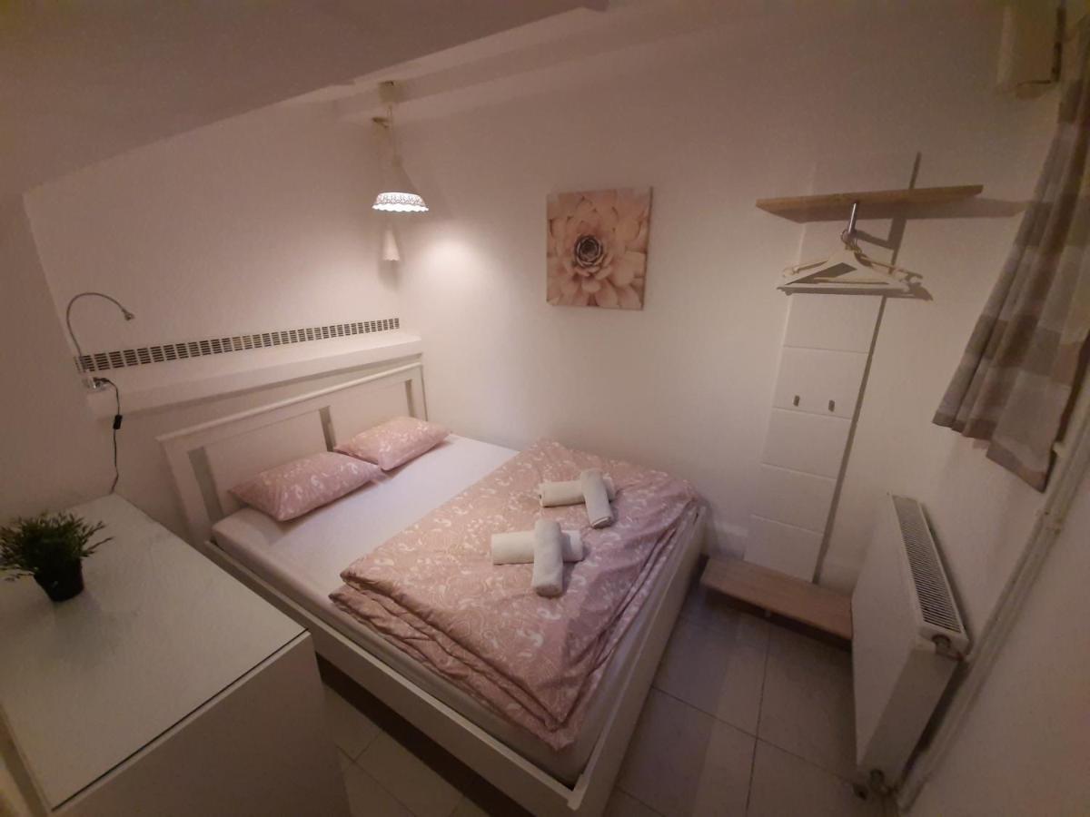 Ban Jelacic Apartment 萨格勒布 外观 照片