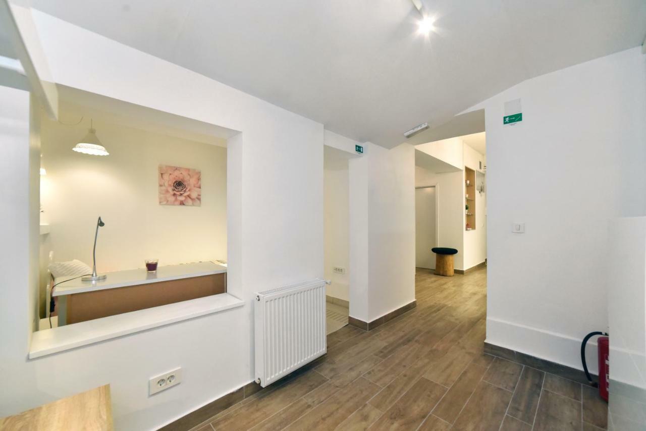 Ban Jelacic Apartment 萨格勒布 外观 照片
