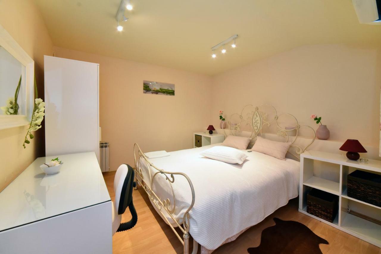 Ban Jelacic Apartment 萨格勒布 外观 照片