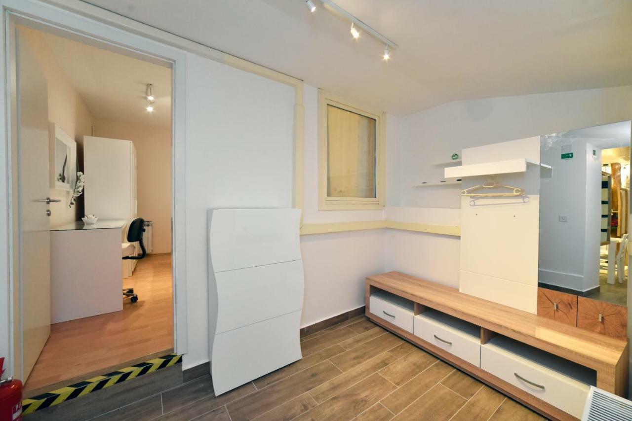 Ban Jelacic Apartment 萨格勒布 外观 照片