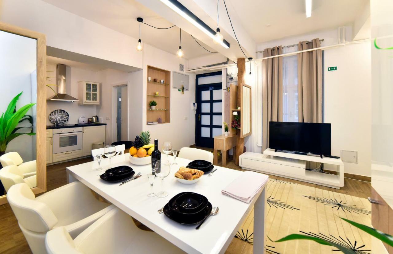 Ban Jelacic Apartment 萨格勒布 外观 照片