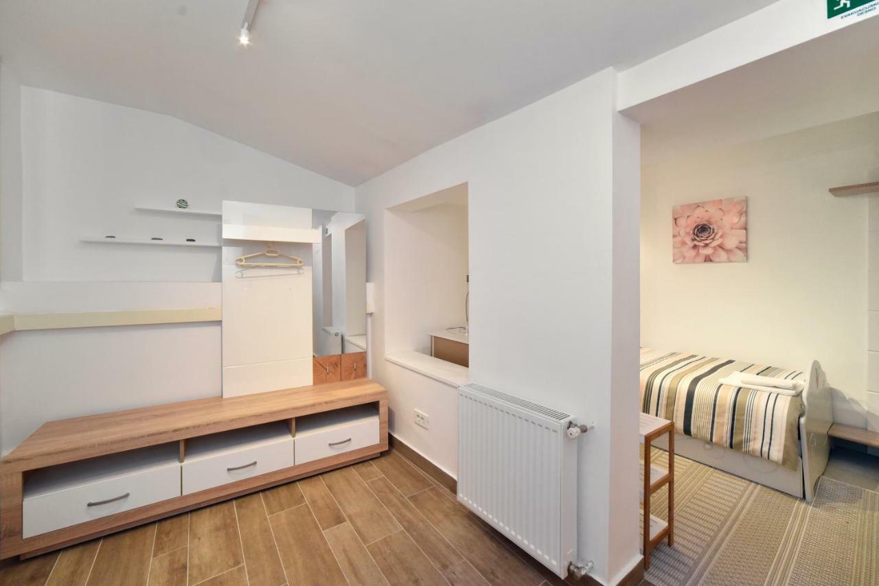 Ban Jelacic Apartment 萨格勒布 外观 照片
